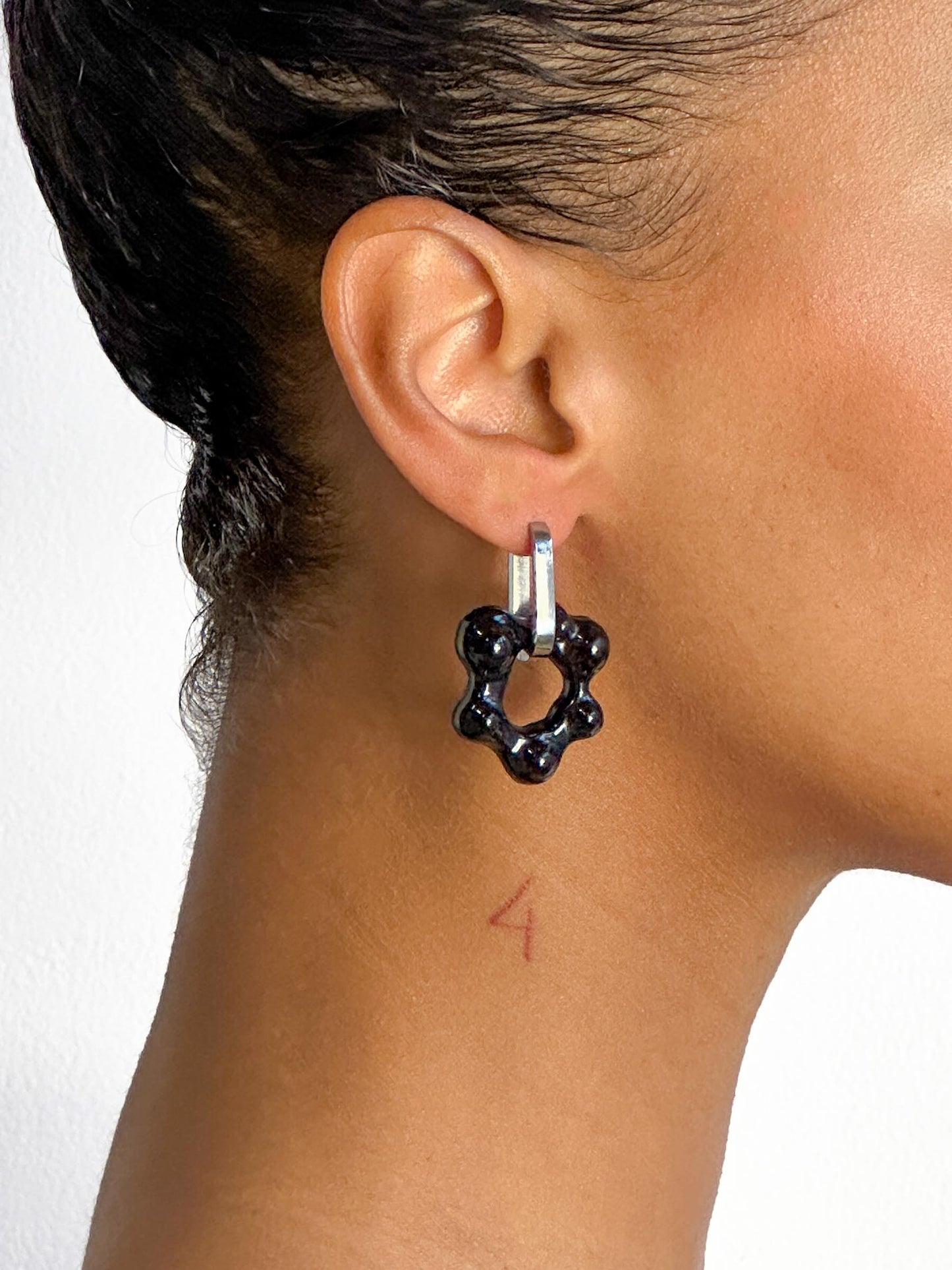 Oyo black silver earring (pair)