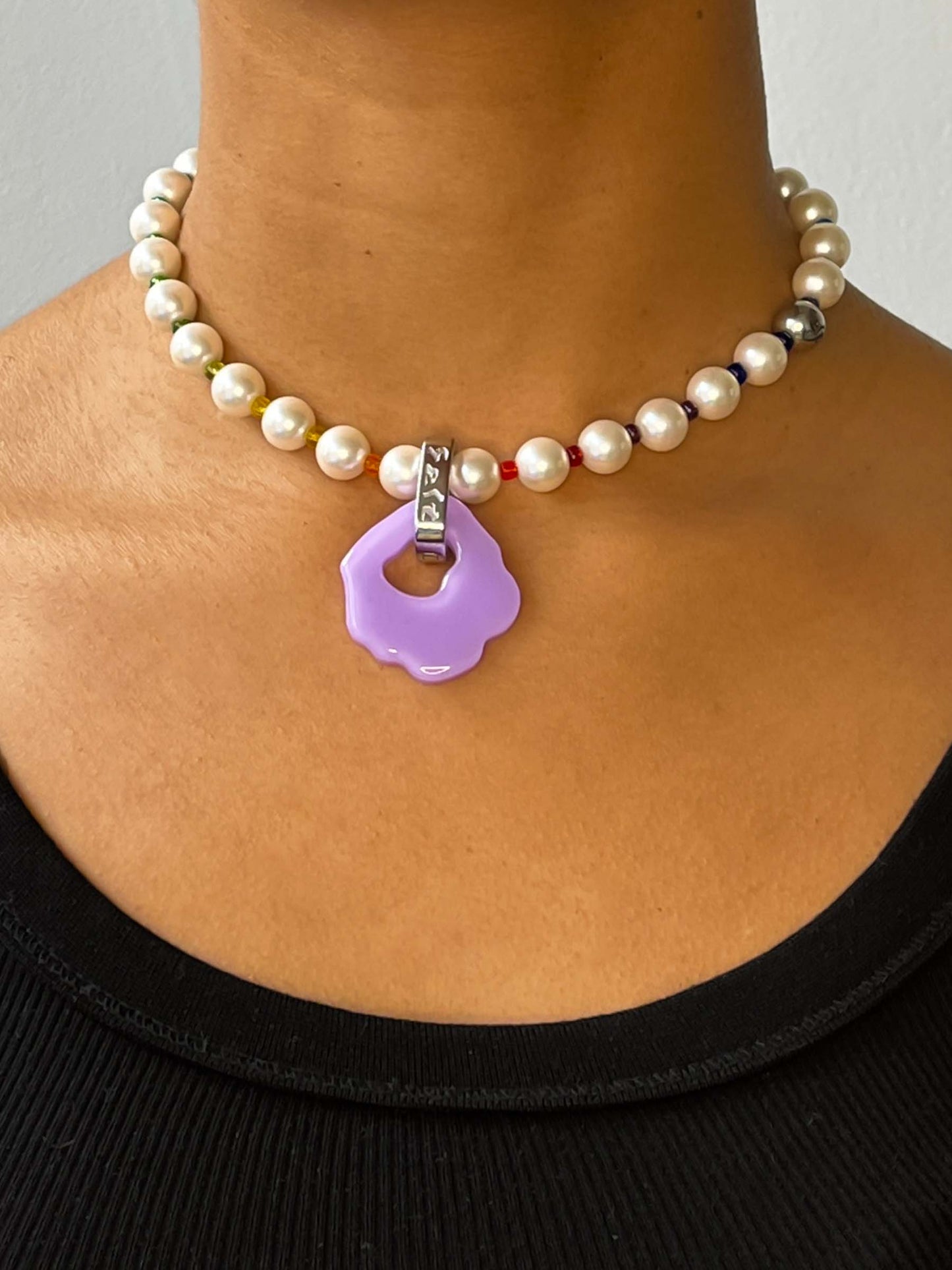 Rainbow pearl lilac gold necklace